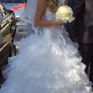 Свадебное платье (очень красивое)